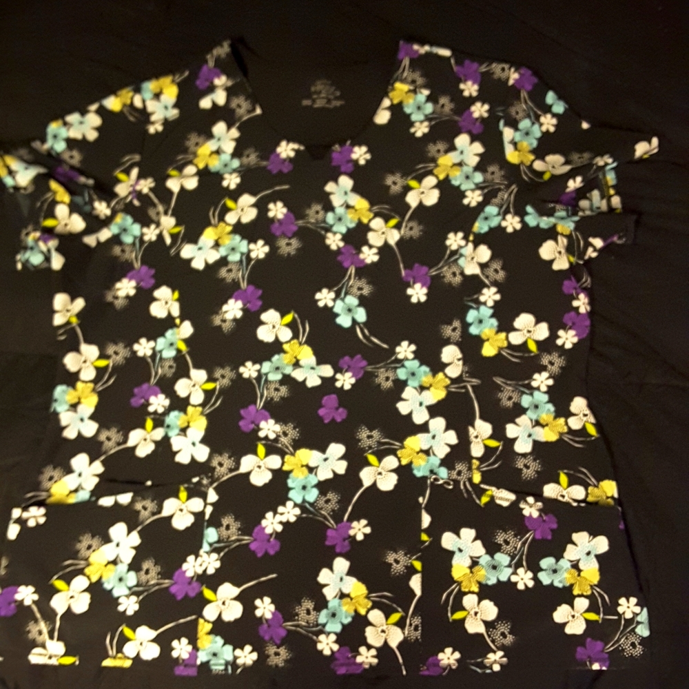 Infinity scrub top